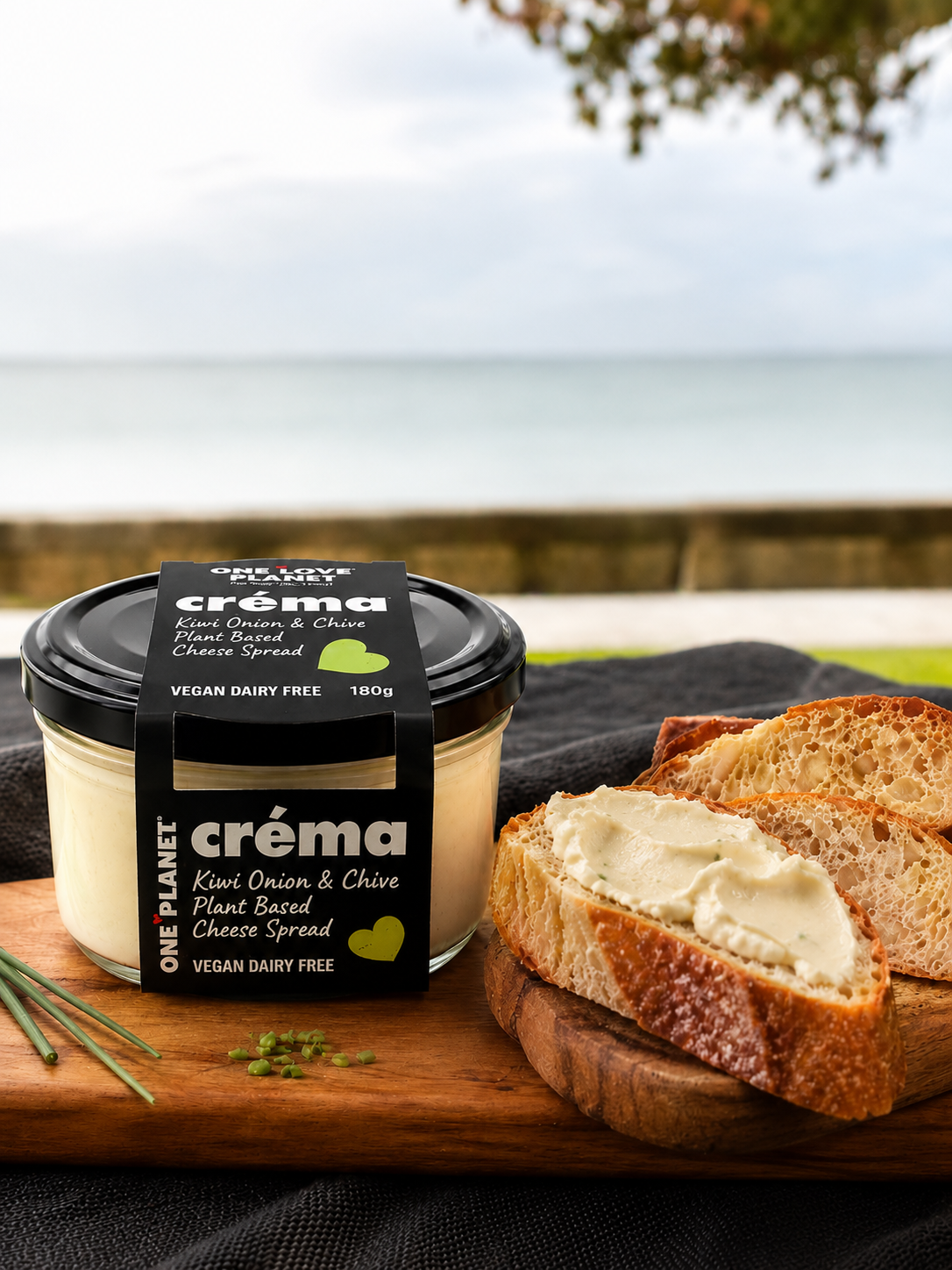 Kiwi Onion & Chive Crema
